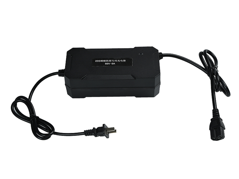  F11 420W 充电器  