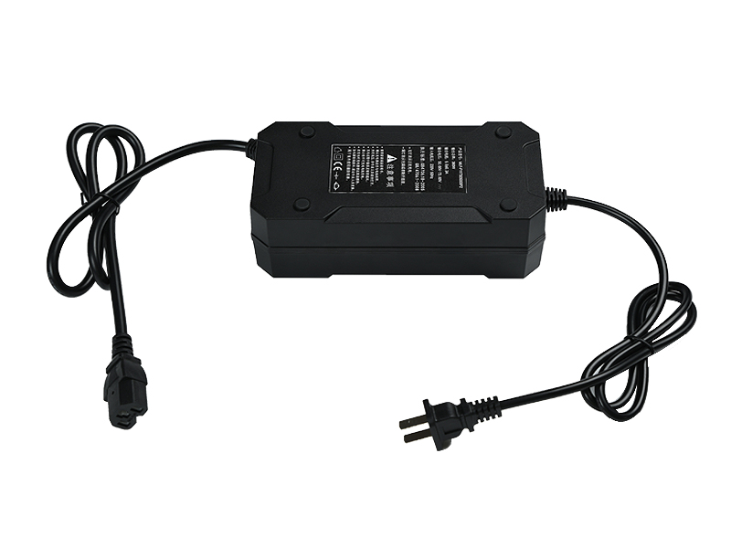  F11 420W 充电器  